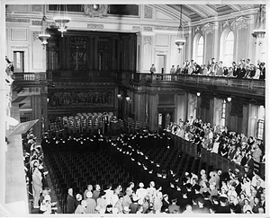 1958 Graduates enter Chapin Hall