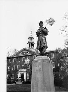 Soldier's Monument holds a strike sign, 1970