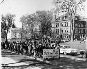 Pause for Peace Moratorium Day march, 1969
